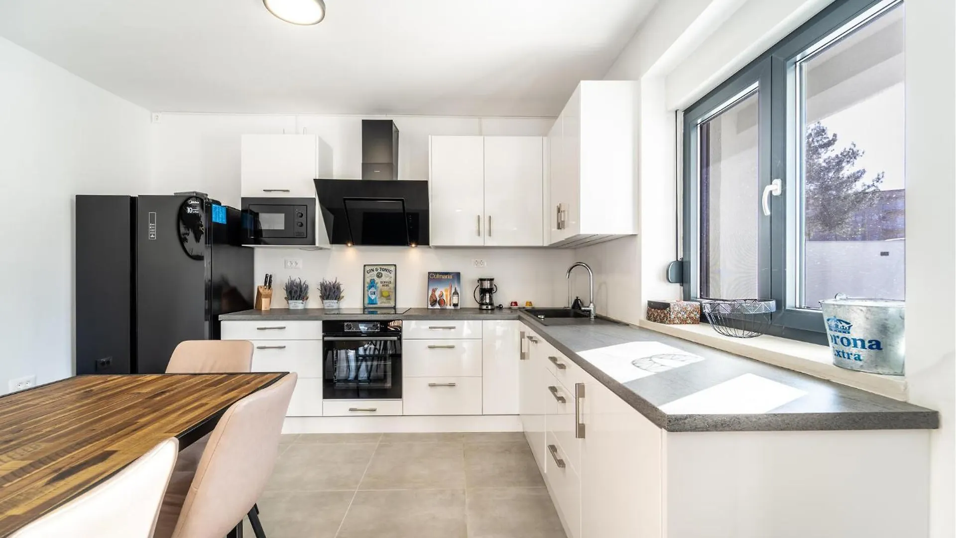 Awesome Home In Pridraga With Jacuzzi 0*,