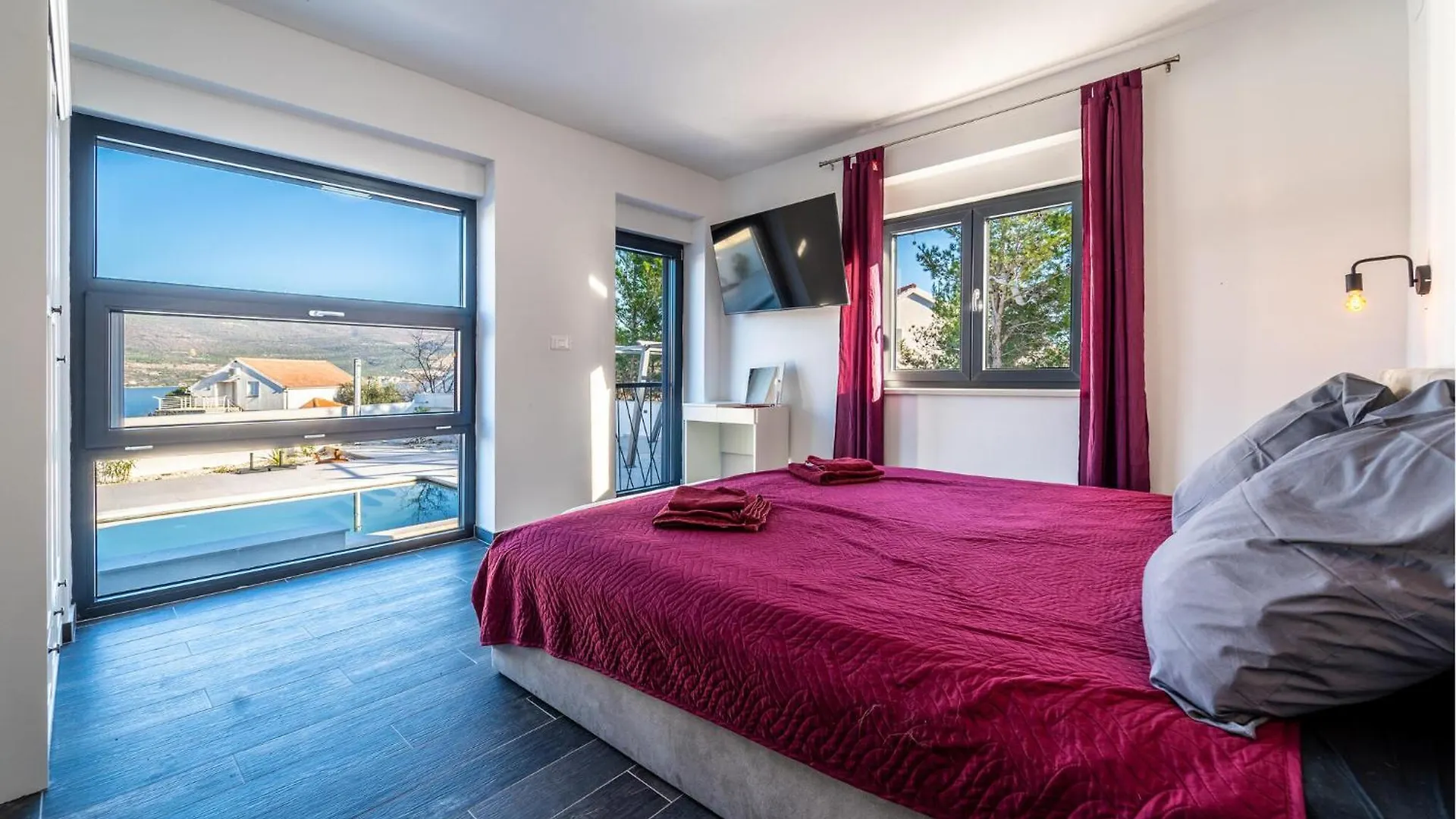 Holiday home Awesome Home In Pridraga With Jacuzzi